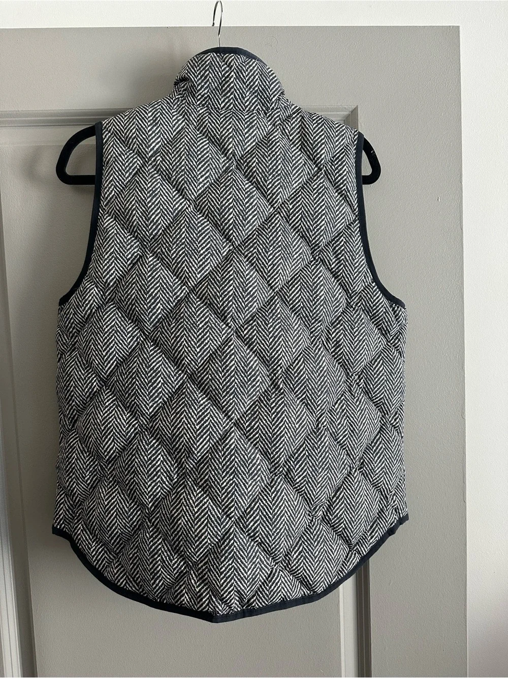 J CREW Quilted Herringbone Vest - Black & White